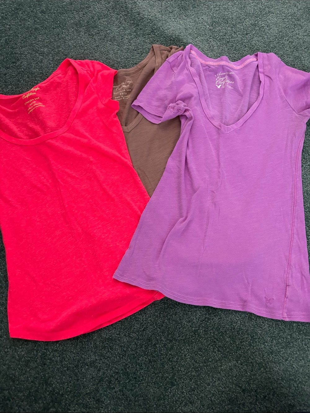 American Eagle Women XS Tee Bundle 3 V Neck Scoop Neck Gray Purple Pink Tops